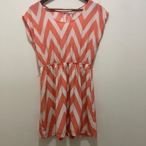 Peach and Creme colored chevron print dress size M